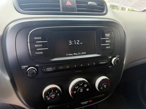Used 2017 Kia Soul image 24