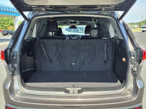 Used 2017 Toyota Highlander XLE image 26