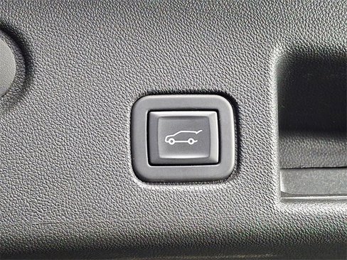 Used 2023 Chevrolet Equinox LT w/ Driver Convenience Package image 30