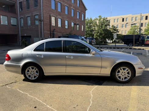 Used 2004 Mercedes-Benz E 320 Sedan image 6