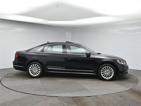 Used 2016 Volkswagen Passat 1.8T SE image 6