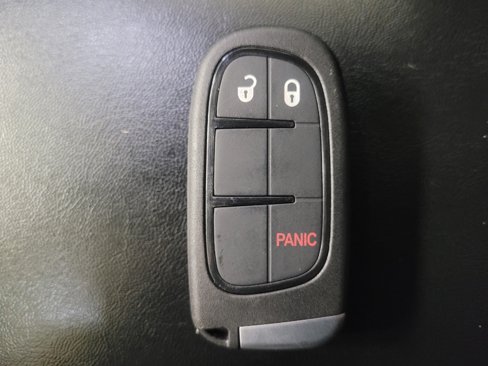 Used 2020 Jeep Cherokee Latitude Plus image 32