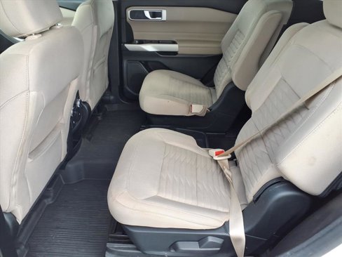 Used 2021 Ford Explorer XLT image 21