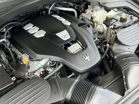 Used 2018 Maserati Levante image 33