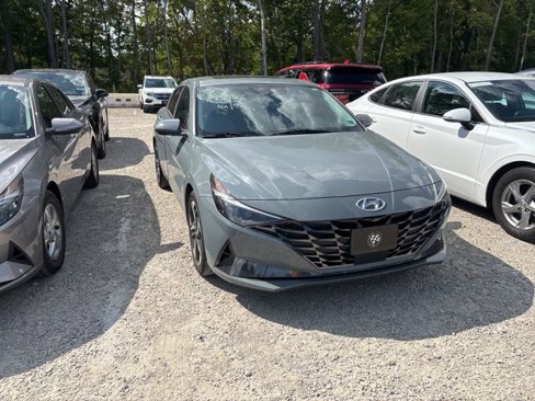 Used 2022 Hyundai Elantra Limited image 2