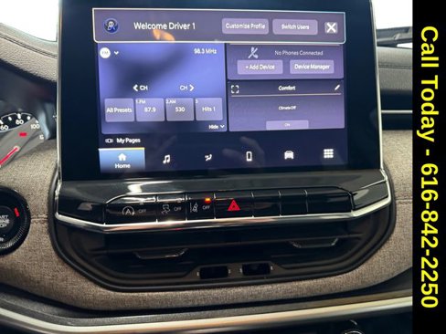 Used 2022 Jeep Compass Latitude w/ Sun and Sound Group image 11