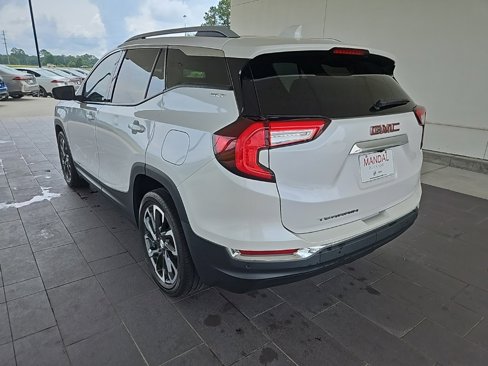 Used 2022 GMC Terrain SLT w/ LPO, Floor Liner Package image 9