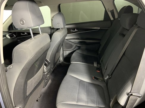 Used 2020 Kia Sorento LX w/ LX I4 Convenience Package image 27