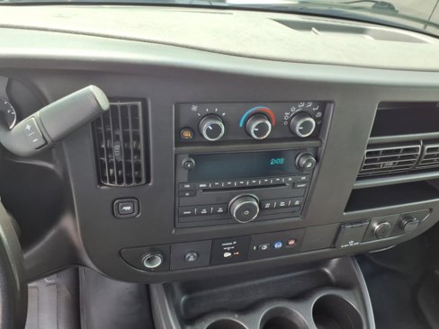Used 2021 Chevrolet Express 3500 w/ Driver Convenience Package image 28