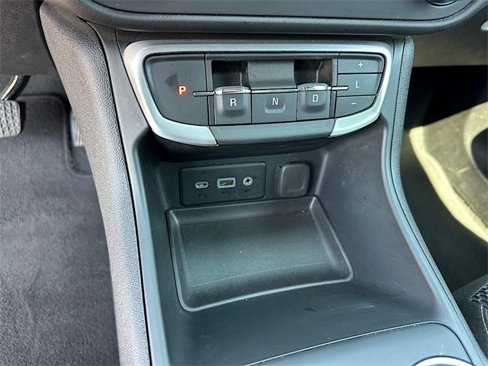 Used 2024 GMC Terrain SLE image 24