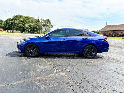 Used 2021 Hyundai Elantra SEL w/ Convenience Package image 4