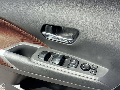 Used 2022 Nissan Kicks SR image 22