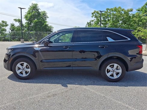 Used 2022 Kia Sorento LX image 7