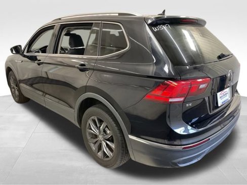 Used 2022 Volkswagen Tiguan SE w/ Panoramic Sunroof Package image 4