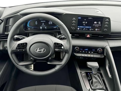 New 2025 Hyundai Elantra Sport image 17