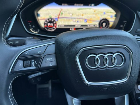 Used 2018 Audi SQ5 Premium Plus w/ Navigation Package image 15