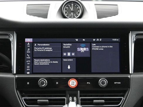 Used 2025 Porsche Macan image 21