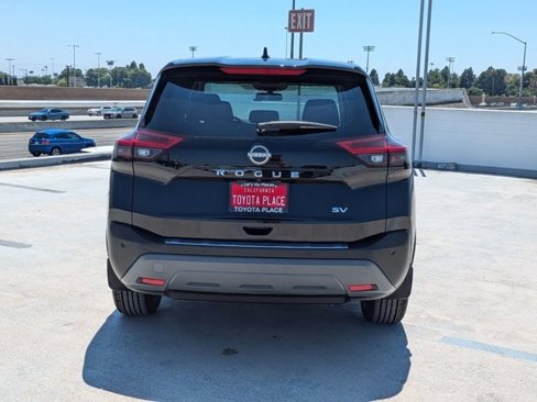 Used 2023 Nissan Rogue SV image 9