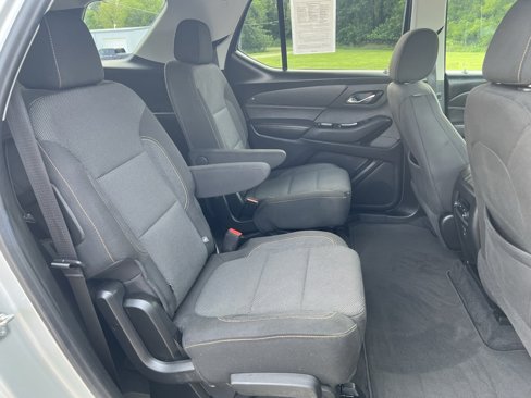 Used 2020 Chevrolet Traverse LT image 14