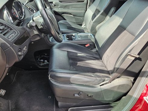 Used 2018 Dodge Grand Caravan SXT w/ Driver Convenience Group image 15