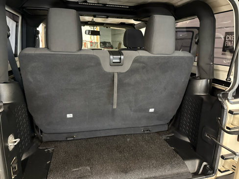 Used 2016 Jeep Wrangler Rubicon w/ Power Convenience Group image 31