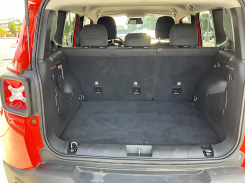 Used 2020 Jeep Renegade Latitude image 13