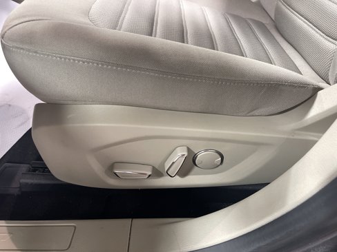 Used 2019 Ford Fusion SE image 10