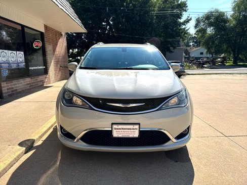 Used 2019 Chrysler Pacifica Touring-L Plus image 36