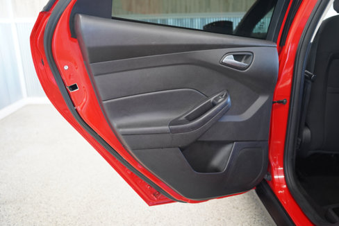 Used 2017 Ford Focus SE image 35