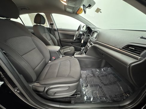 Used 2019 Hyundai Elantra SE image 24