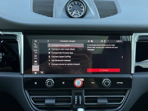 Certified 2025 Porsche Macan image 18