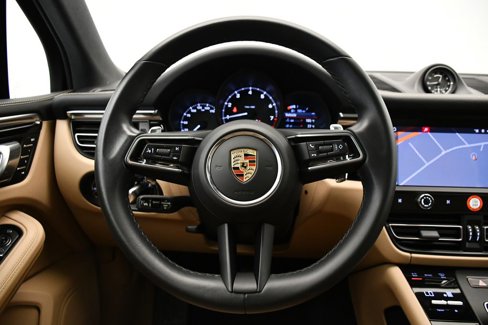 Certified 2023 Porsche Macan image 28