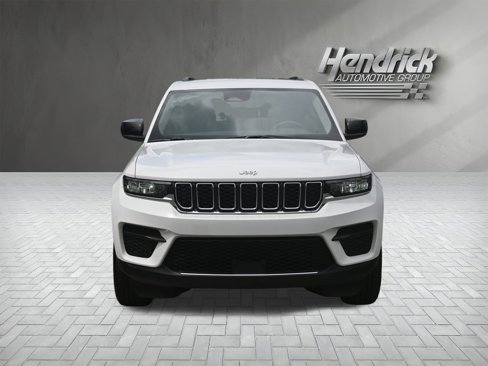 Used 2023 Jeep Grand Cherokee Laredo w/ Trailer Tow Prep Group (B) image 5