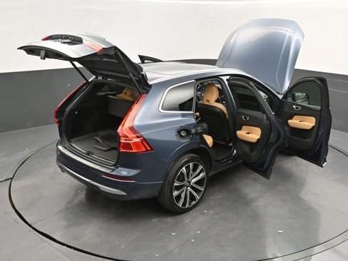 Certified 2023 Volvo XC60 B5 Ultimate w/ Climate Package image 36