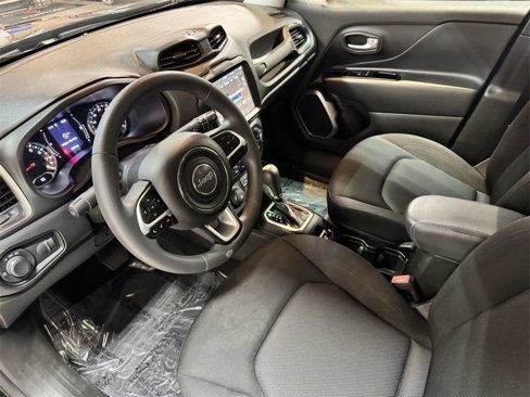 Used 2023 Jeep Renegade Latitude image 18