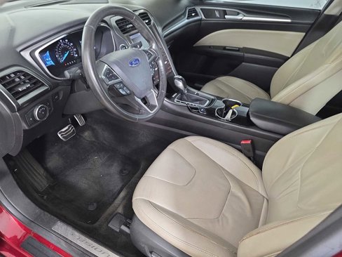 Used 2016 Ford Fusion Titanium image 10
