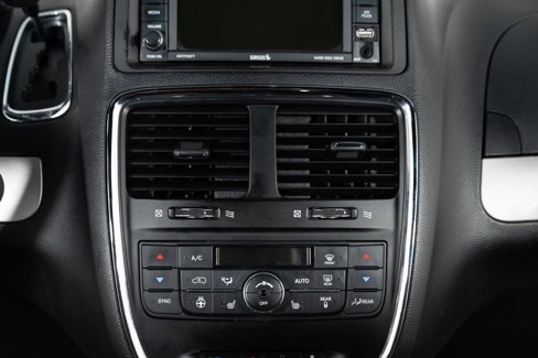 Used 2014 Dodge Grand Caravan R/T w/ Driver Convenience Group image 39