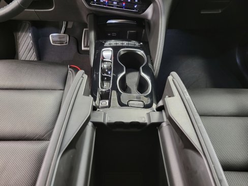 Certified 2022 Buick Envision Essence w/ Sport Touring Package image 18