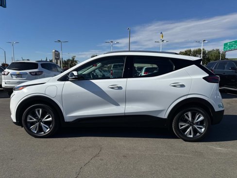 Used 2022 Chevrolet Bolt EUV LT w/ Convenience Package image 8