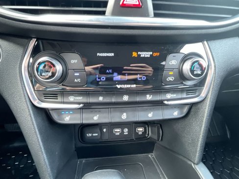 Used 2020 Hyundai Santa Fe Limited image 19