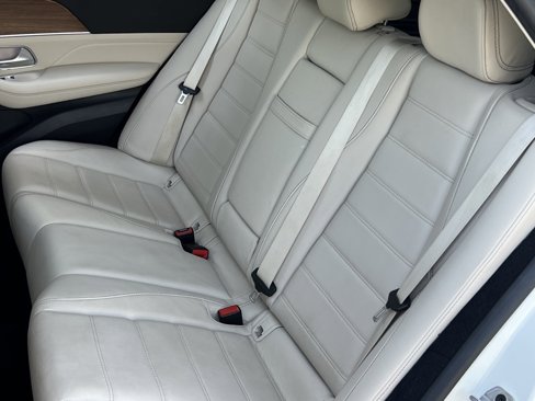 Used 2021 Mercedes-Benz GLE 350 w/ AMG Line Exterior image 18