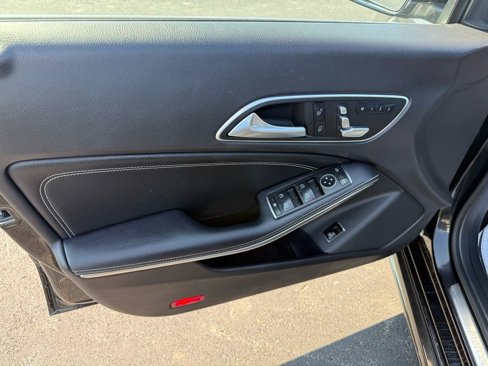Used 2018 Mercedes-Benz CLA 250 image 17