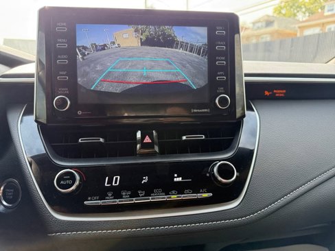 Used 2020 Toyota Corolla SE image 38