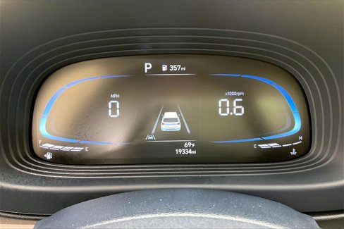 Used 2023 Hyundai Venue Limited image 22