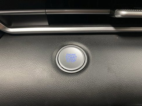 Certified 2022 Hyundai Elantra SEL image 20