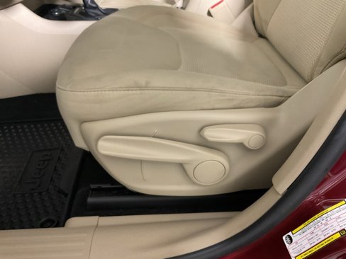 Used 2019 Jeep Cherokee Latitude w/ Cold Weather Group image 19