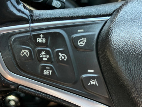 Used 2020 Chevrolet Equinox Premier image 17