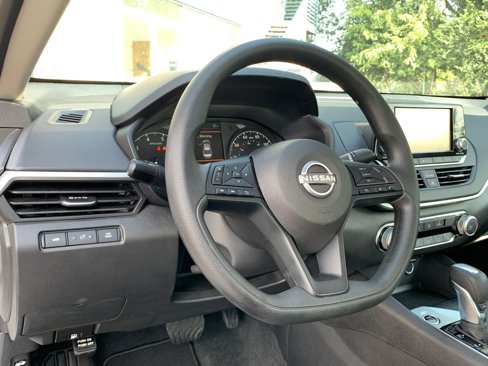 Used 2024 Nissan Altima 2.5 S image 32