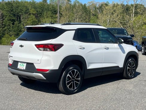 New 2025 Chevrolet TrailBlazer LT w/ LPO, Blackout Package image 18