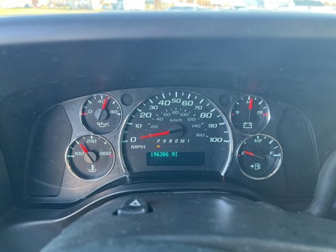 Used 2015 Chevrolet Express 2500 image 28